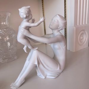Kaiser Mother and Child Porcelain Bisque